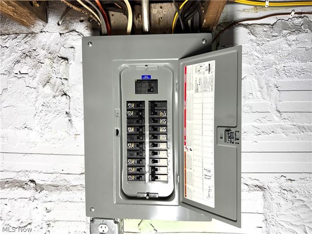 124 2nd Avenue NW, Beach City, OH 44608