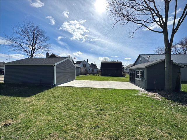 124 2nd Avenue NW, Beach City, OH 44608