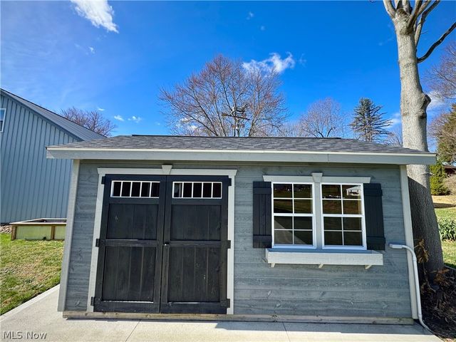 124 2nd Avenue NW, Beach City, OH 44608