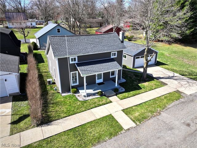 124 2nd Avenue NW, Beach City, OH 44608