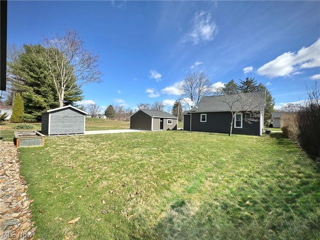 124 2nd Avenue NW, Beach City, OH 44608