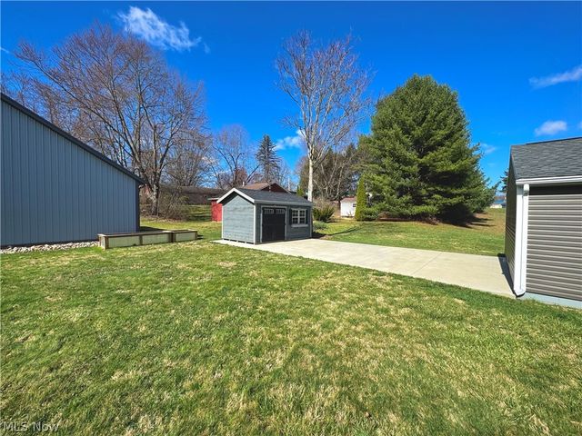 124 2nd Avenue NW, Beach City, OH 44608