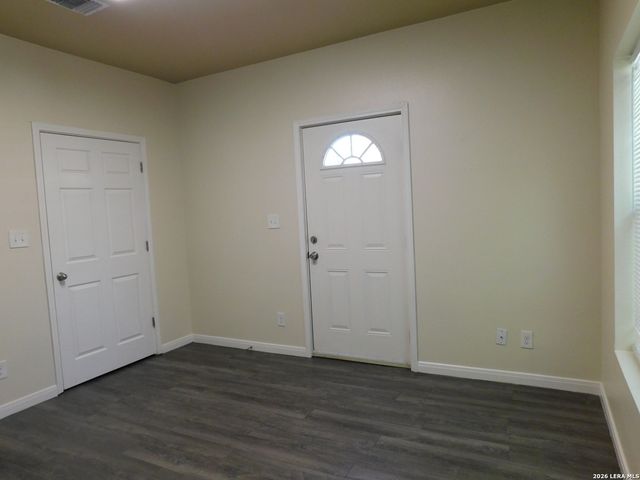 503 E Mitchell St Apt 101, San Antonio, TX 78210
