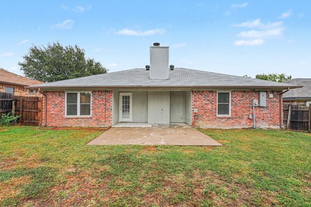 8237 Lara Lane, Watauga, TX 76148