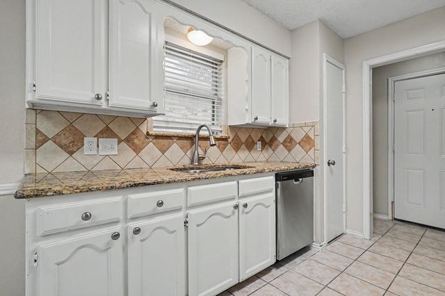 8237 Lara Lane, Watauga, TX 76148