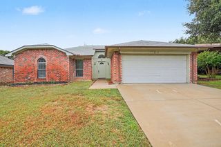 8237 Lara Lane, Watauga, TX 76148