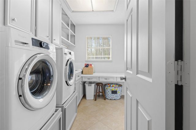 8 Wild Ginger Court, Spring, TX 77380