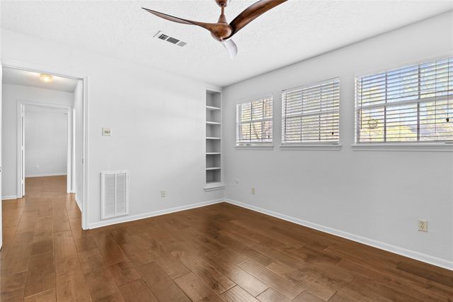 8 Wild Ginger Court, Spring, TX 77380