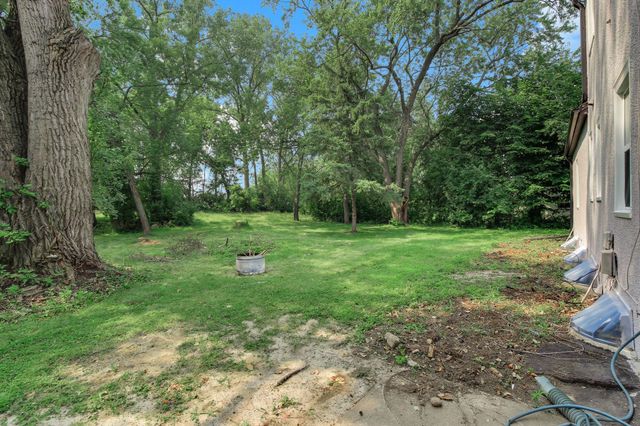 770 Viking Drive E, Maplewood, MN 55117