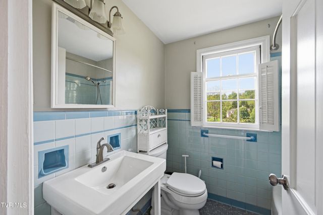 1349 Piedmont Avenue, Bristol, VA 24201