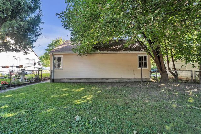 5247 N 44th STREET, Milwaukee, WI 53218