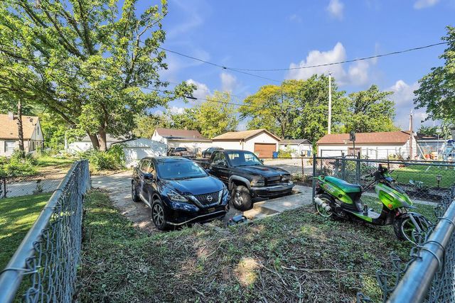 5247 N 44th STREET, Milwaukee, WI 53218