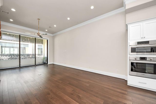 6072 Kansas Street, Houston, TX 77007