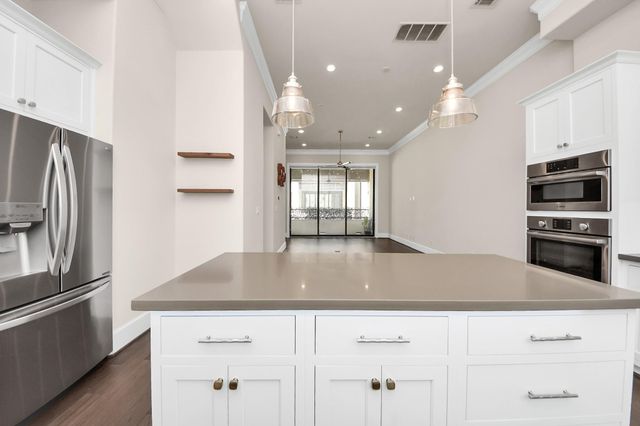 6072 Kansas Street, Houston, TX 77007