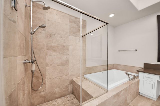 6072 Kansas Street, Houston, TX 77007