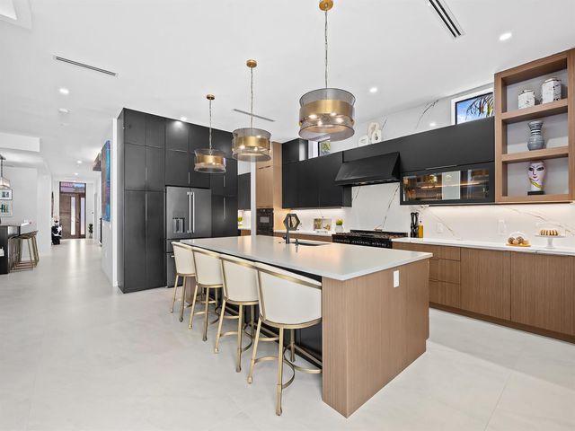 609 Poinciana Drive, Fort Lauderdale, FL 33301