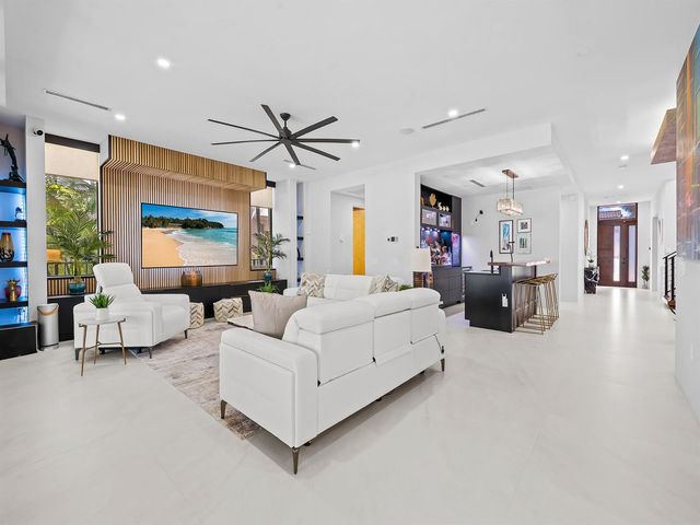 609 Poinciana Drive, Fort Lauderdale, FL 33301