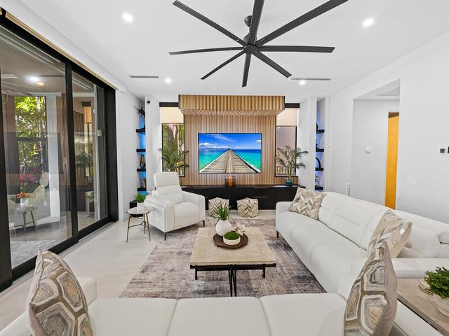 609 Poinciana Drive, Fort Lauderdale, FL 33301