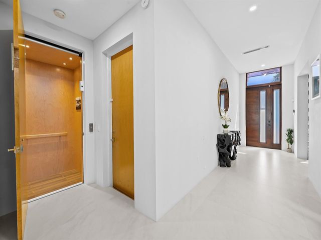 609 Poinciana Drive, Fort Lauderdale, FL 33301