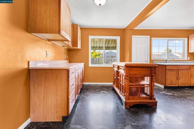 2522 Mcbryde Ave, Richmond, CA 94804