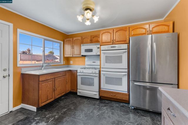 2522 Mcbryde Ave, Richmond, CA 94804