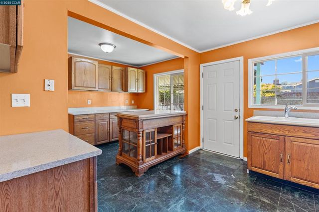 2522 Mcbryde Ave, Richmond, CA 94804
