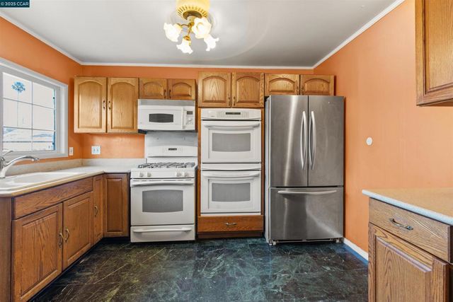 2522 Mcbryde Ave, Richmond, CA 94804