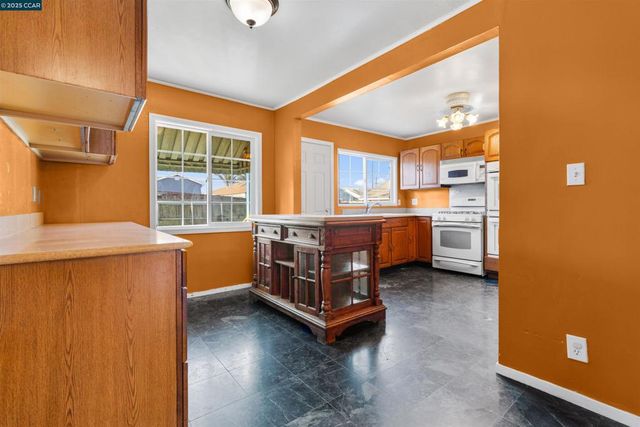 2522 Mcbryde Ave, Richmond, CA 94804