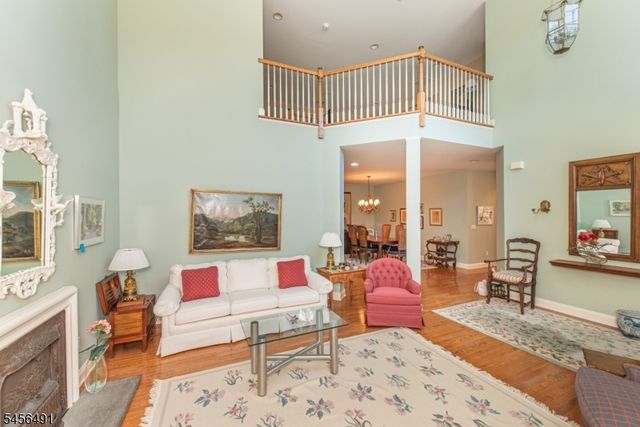 75 Schindler Way, Fairfield Twp., NJ 07004