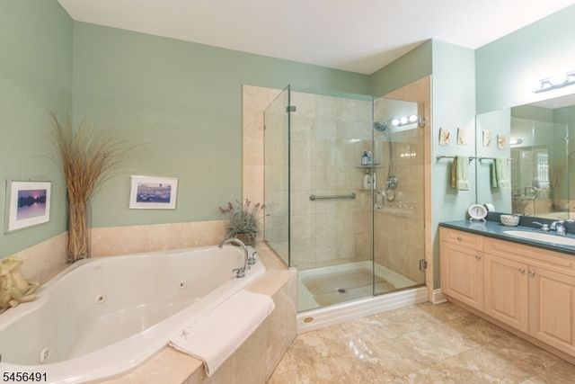 75 Schindler Way, Fairfield Twp., NJ 07004