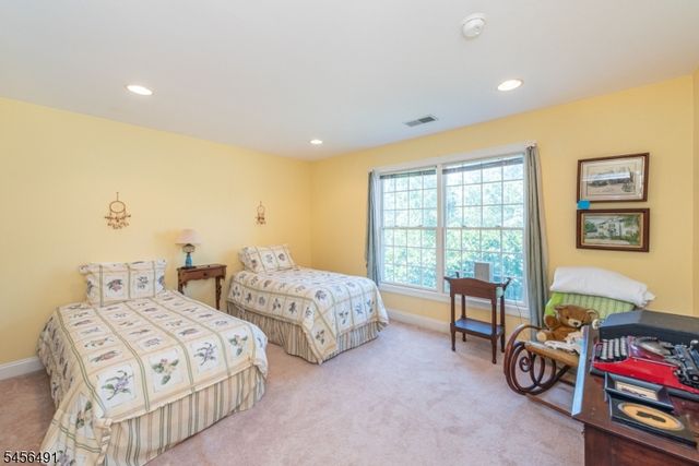 75 Schindler Way, Fairfield Twp., NJ 07004