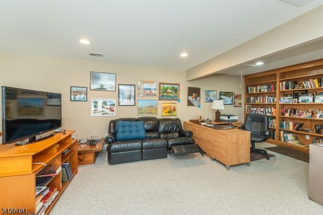 75 Schindler Way, Fairfield Twp., NJ 07004