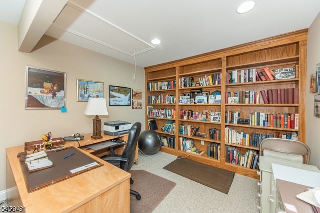 75 Schindler Way, Fairfield Twp., NJ 07004