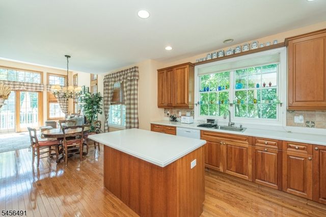 75 Schindler Way, Fairfield Twp., NJ 07004