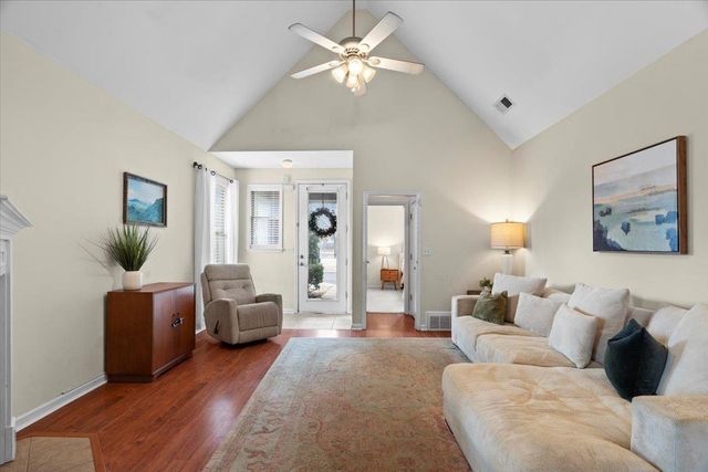 1304 ISLAND SHORE DR, Memphis, TN 38103