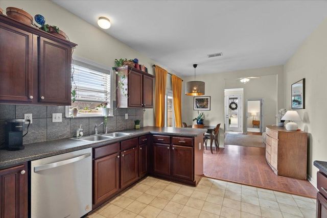 1304 ISLAND SHORE DR, Memphis, TN 38103