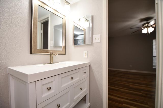 12955 Woodforest Boulevard 20, Houston, TX 77015