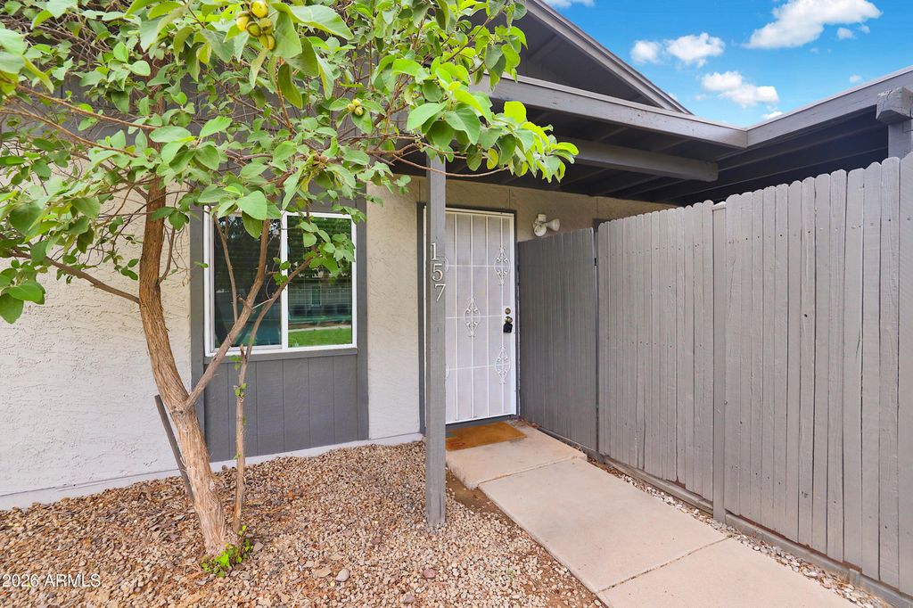 286 W PALOMINO Drive 157, Chandler, AZ 85225 — exterior