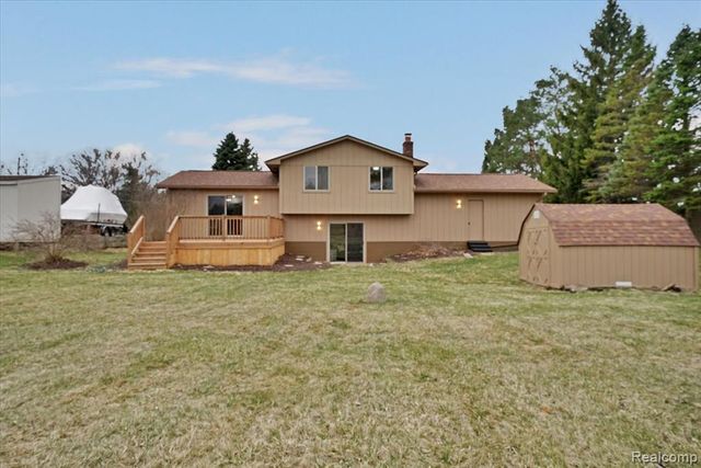 1365 Thistleridge, Groveland, MI 48442