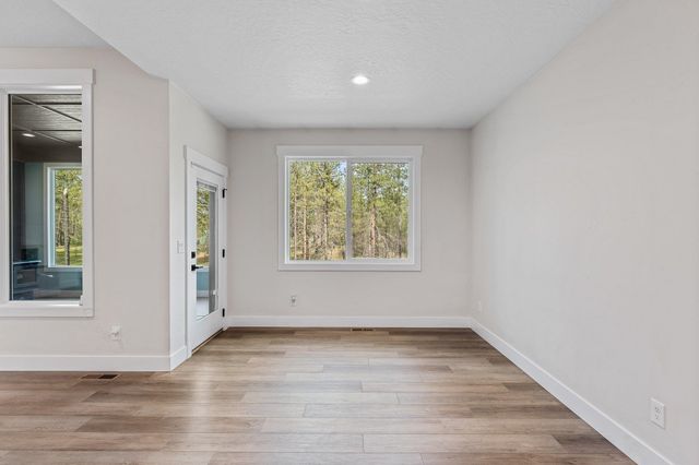 402 S Christensen Rd, Medical Lake, WA 99022