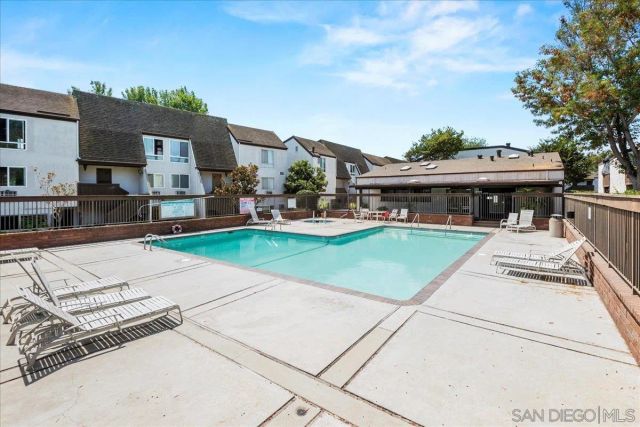 8069 Caminito De Pizza A, San Diego, CA 92108