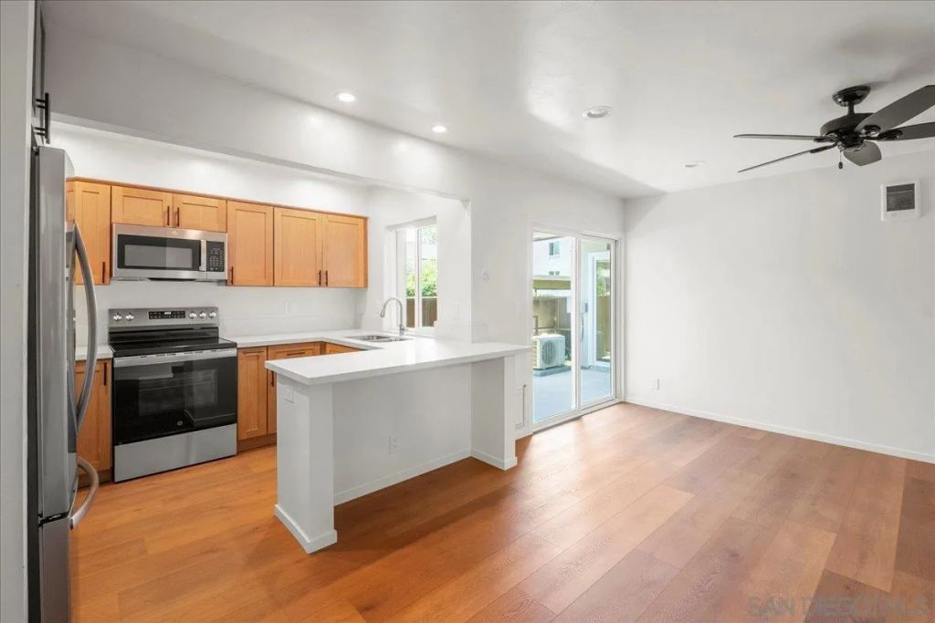 8069 Caminito De Pizza A, San Diego, CA 92108