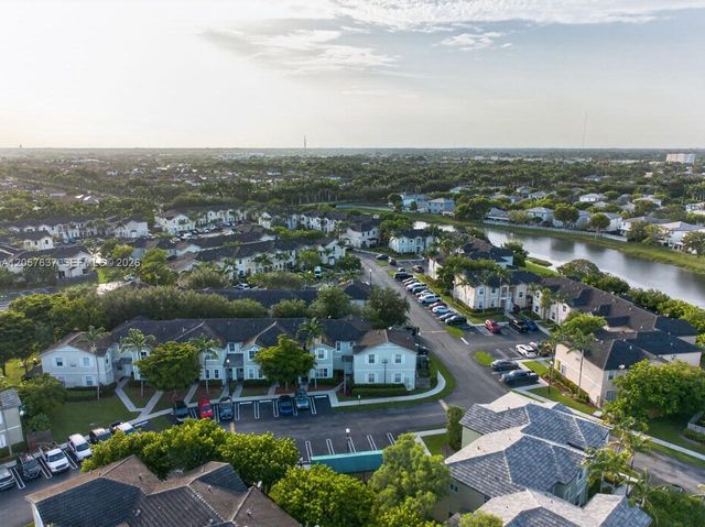 152 SE 29th Ave 9, Homestead, FL 33033