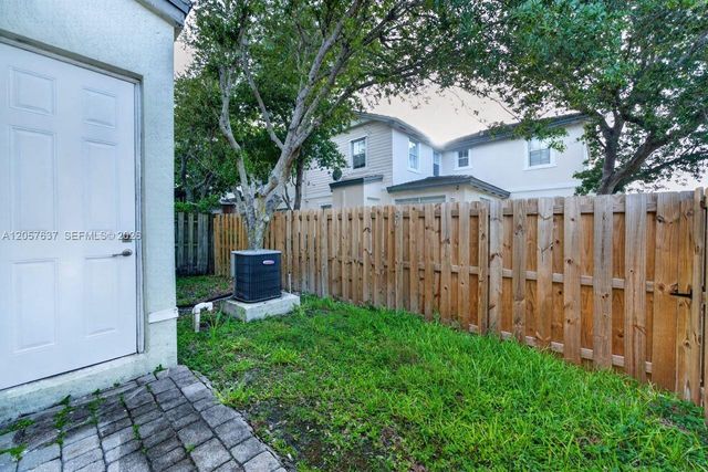 152 SE 29th Ave 9, Homestead, FL 33033