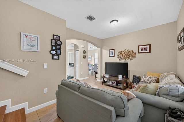 152 SE 29th Ave 9, Homestead, FL 33033
