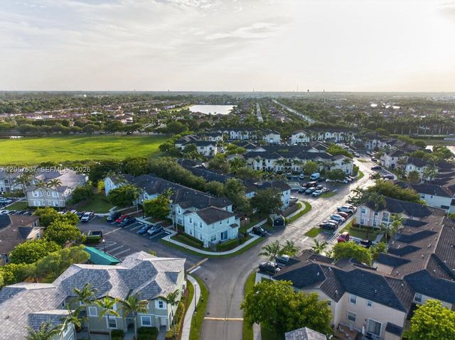 152 SE 29th Ave 9, Homestead, FL 33033