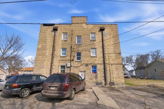 2453 N 17th STREET, Milwaukee, WI 53206