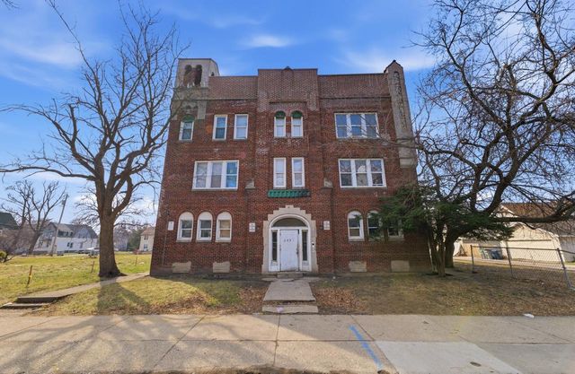 2453 N 17th STREET, Milwaukee, WI 53206