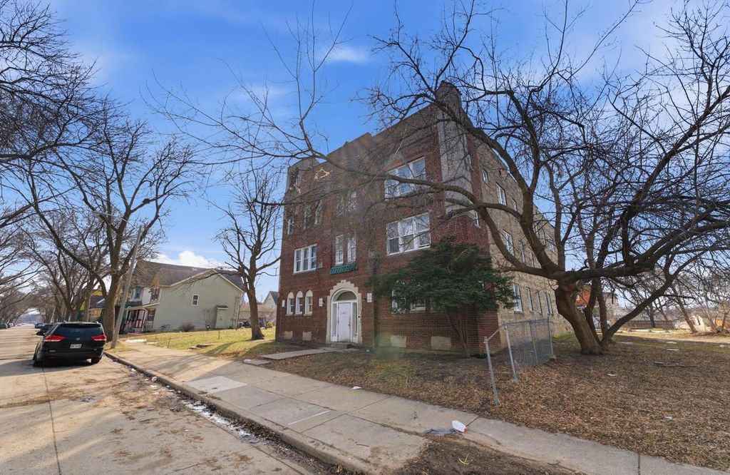 2453 N 17th STREET, Milwaukee, WI 53206