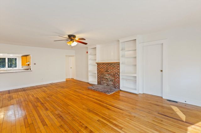 76 Middle Hancock Road, Peterborough, NH 03458